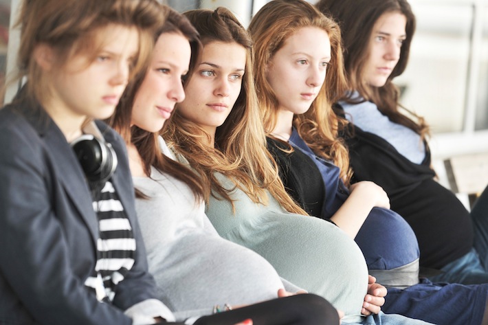 "17 FILLES" un film de Delphine et Muriel COULIN